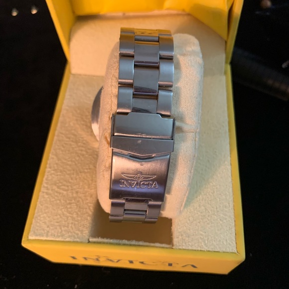 Watch - Picture 2 of 3